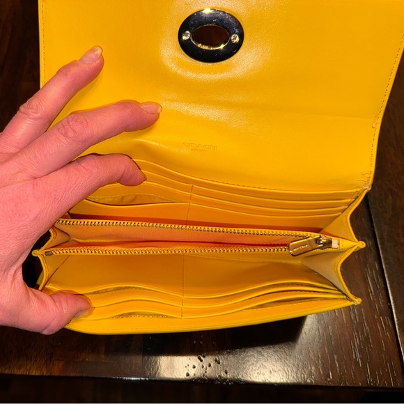 Coach mustard yellow wallet - Picture 6 of 14
